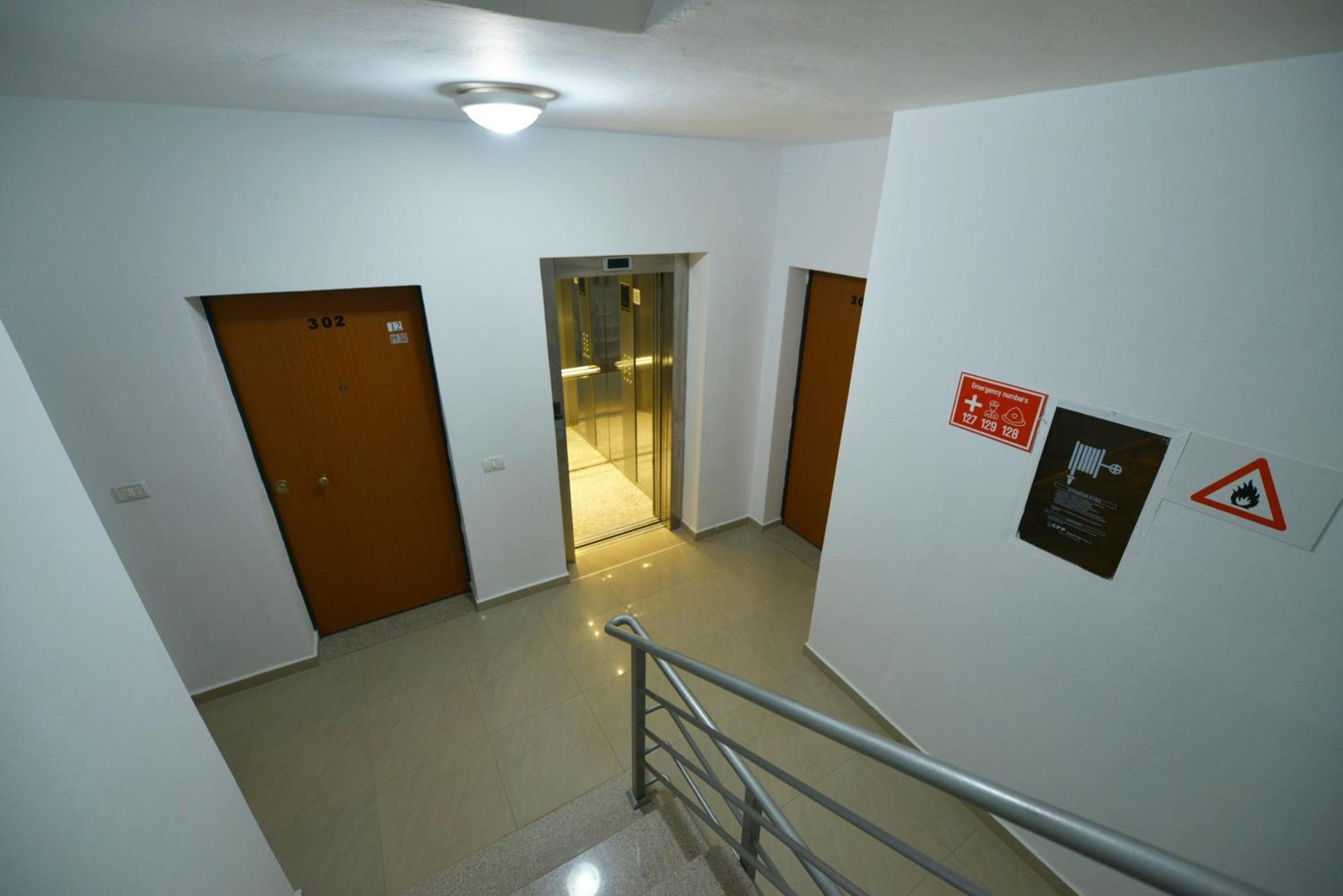 Apt Sarandë 外观 照片